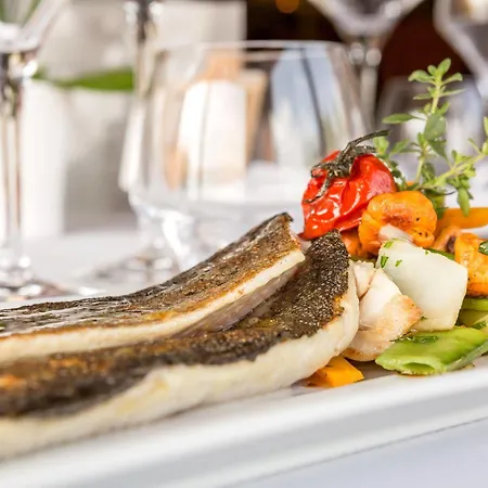 Hotel Restaurant La Tour 2*