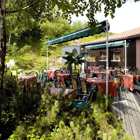 Restaurant La Tour Hotel 2*